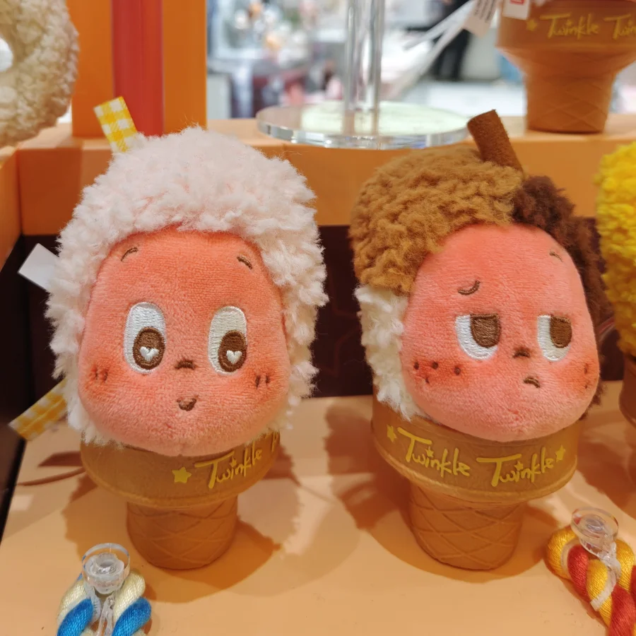 Twinkle duo with ice cream cone